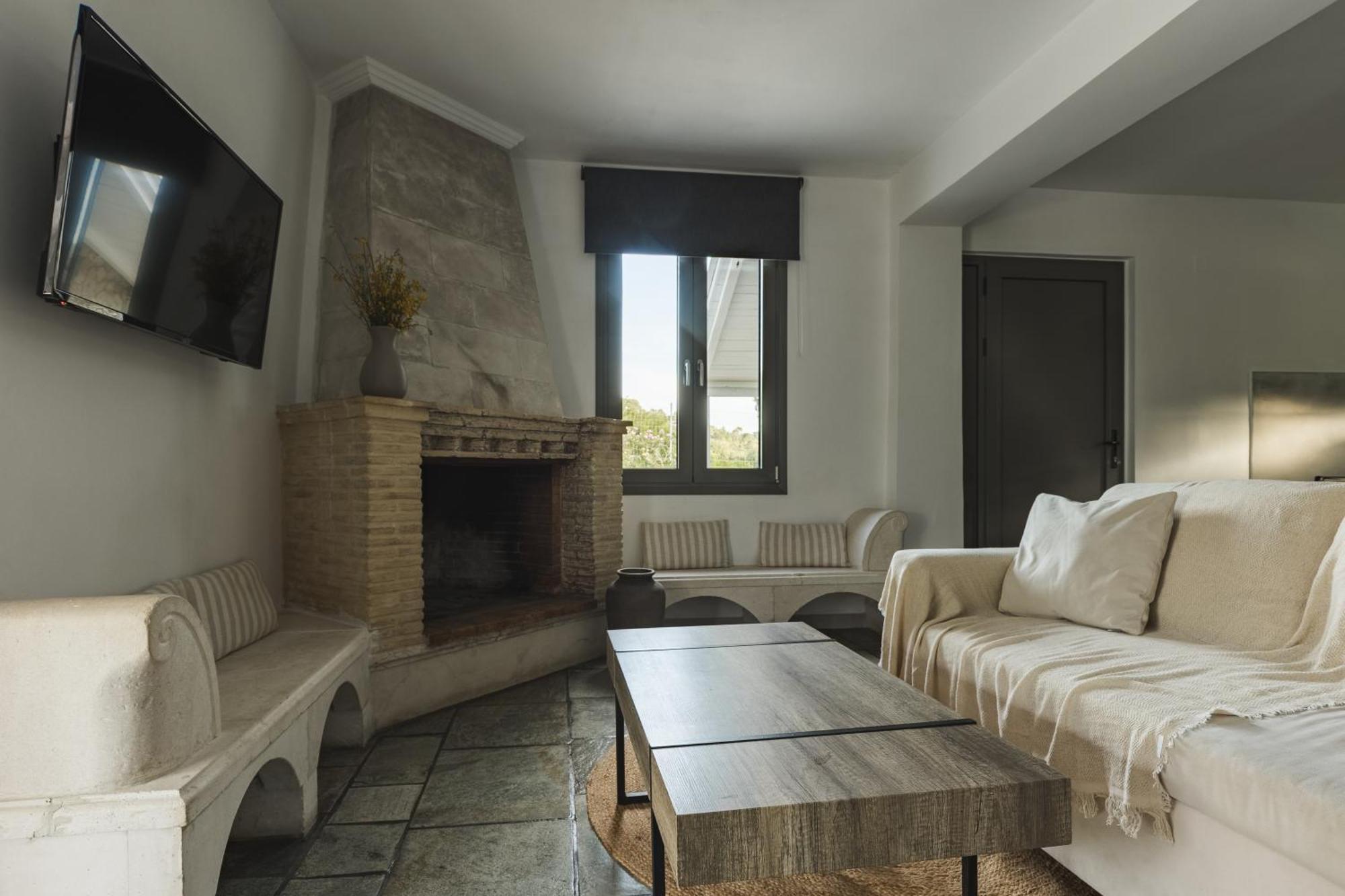 Binios Villa - Private Pool, Walking Distance From The Beach Василікос Екстер'єр фото