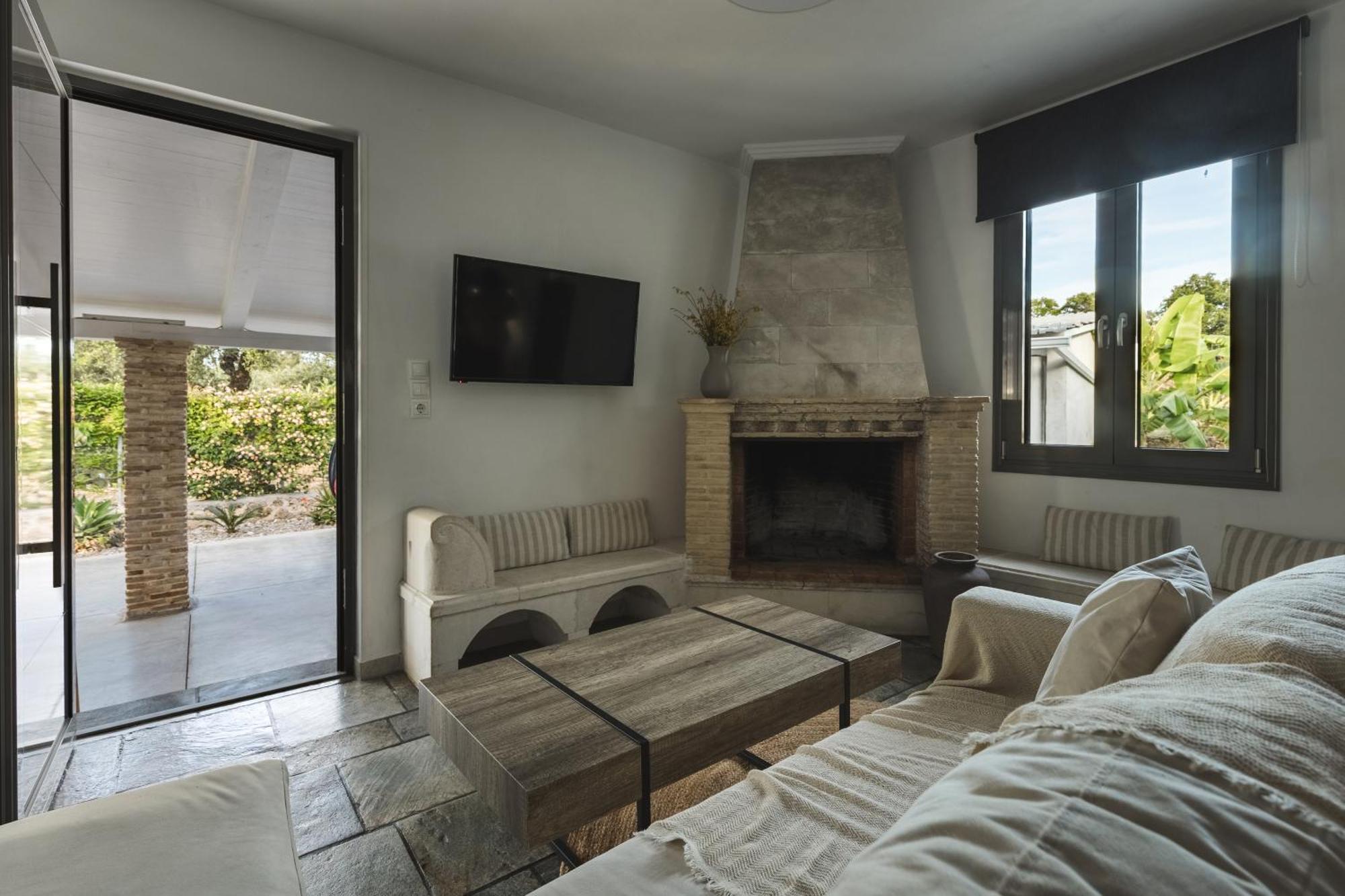 Binios Villa - Private Pool, Walking Distance From The Beach Василікос Екстер'єр фото